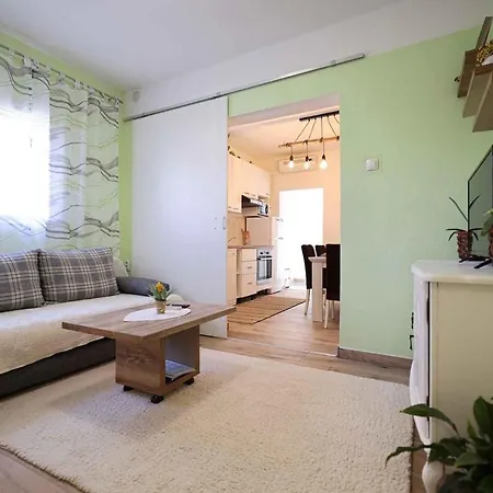 In - Riviera 44076 Апартаменти *